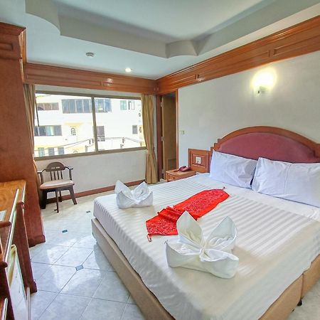 Black Pearl Patong Beachfront Eksteriør billede