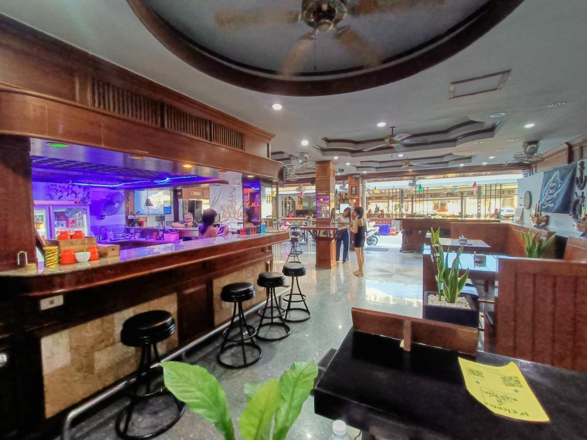 Black Pearl Patong Beachfront Eksteriør billede