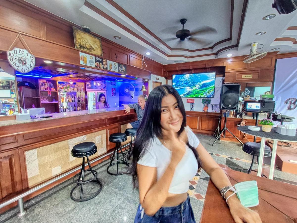 Black Pearl Patong Beachfront Eksteriør billede